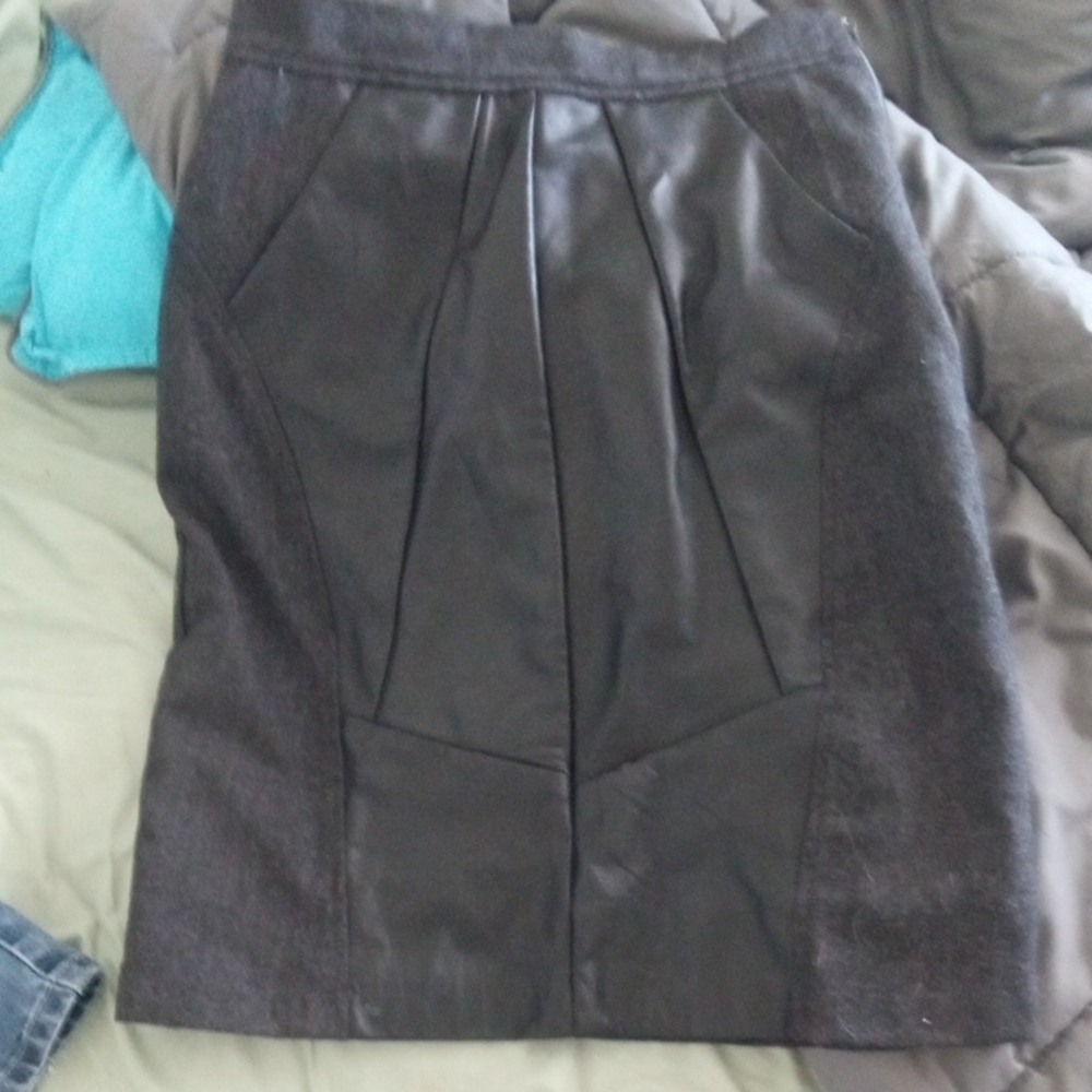 Chic Black Pencil Skirt